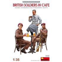 Miniart - Britse soldaten in Cafe